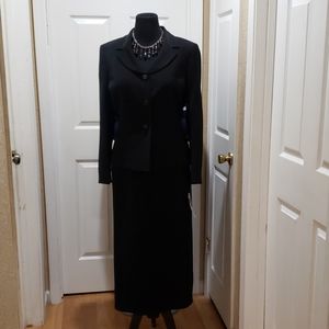 2 PC Black Suit by Le Suit